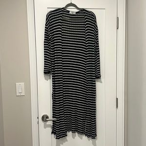 Carly Jean B/W Striped Kimono with Bell Sleeves